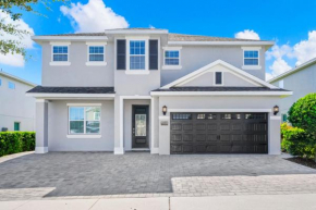 Regal Home with Private Pool near Disney with Resort Amenities by Rentyl - 7727FF